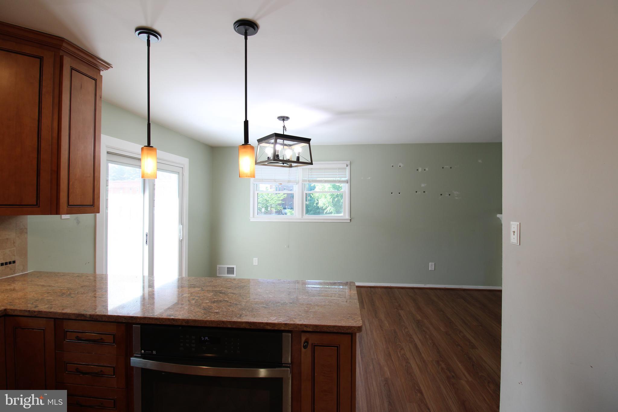 5204 Queensberry Avenue Springfield, VA 22151 - Photo 3 of 23