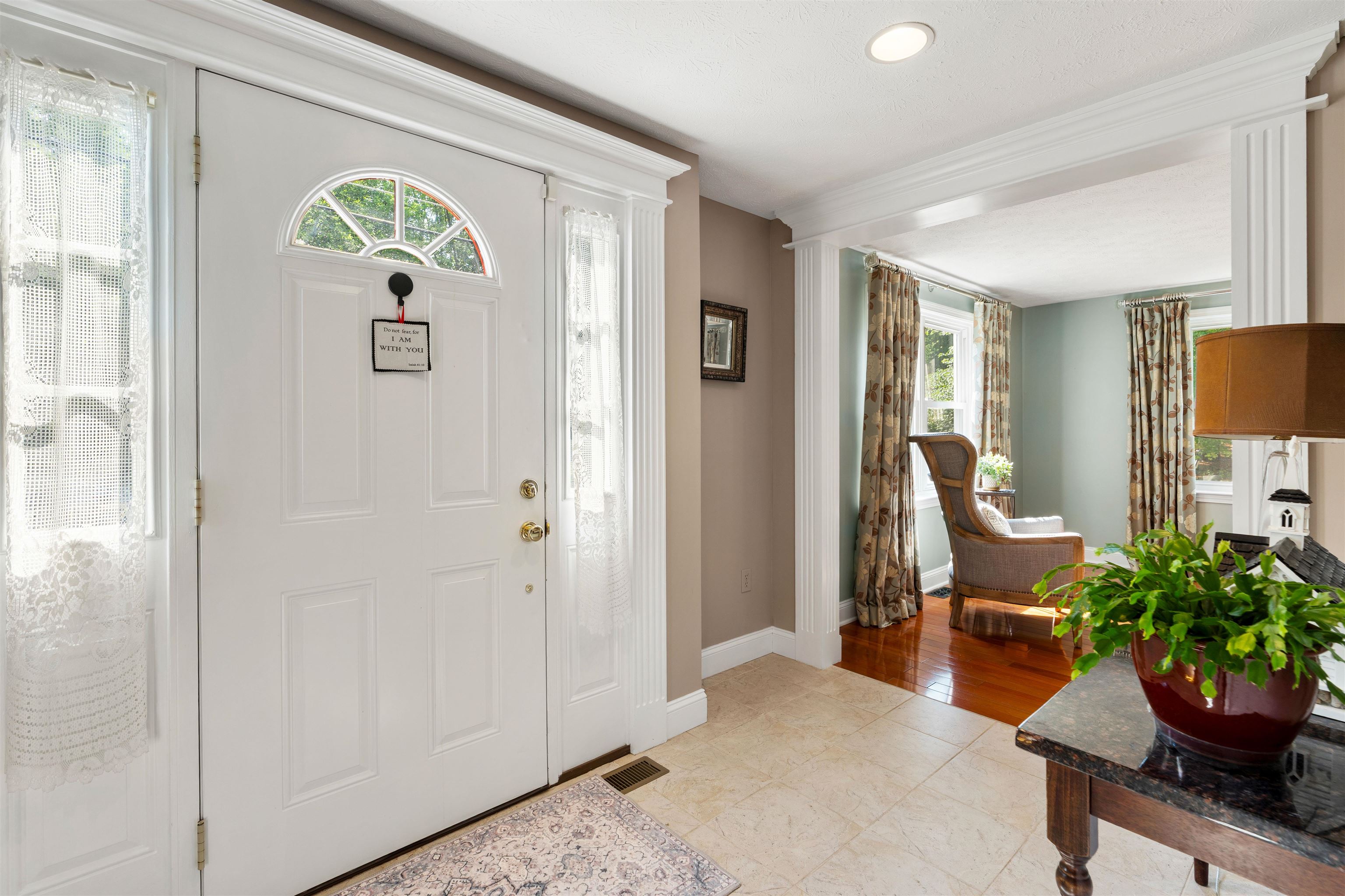 57 Mid. Dunstable Road Nashua, NH 03062 - Photo 4 of 52