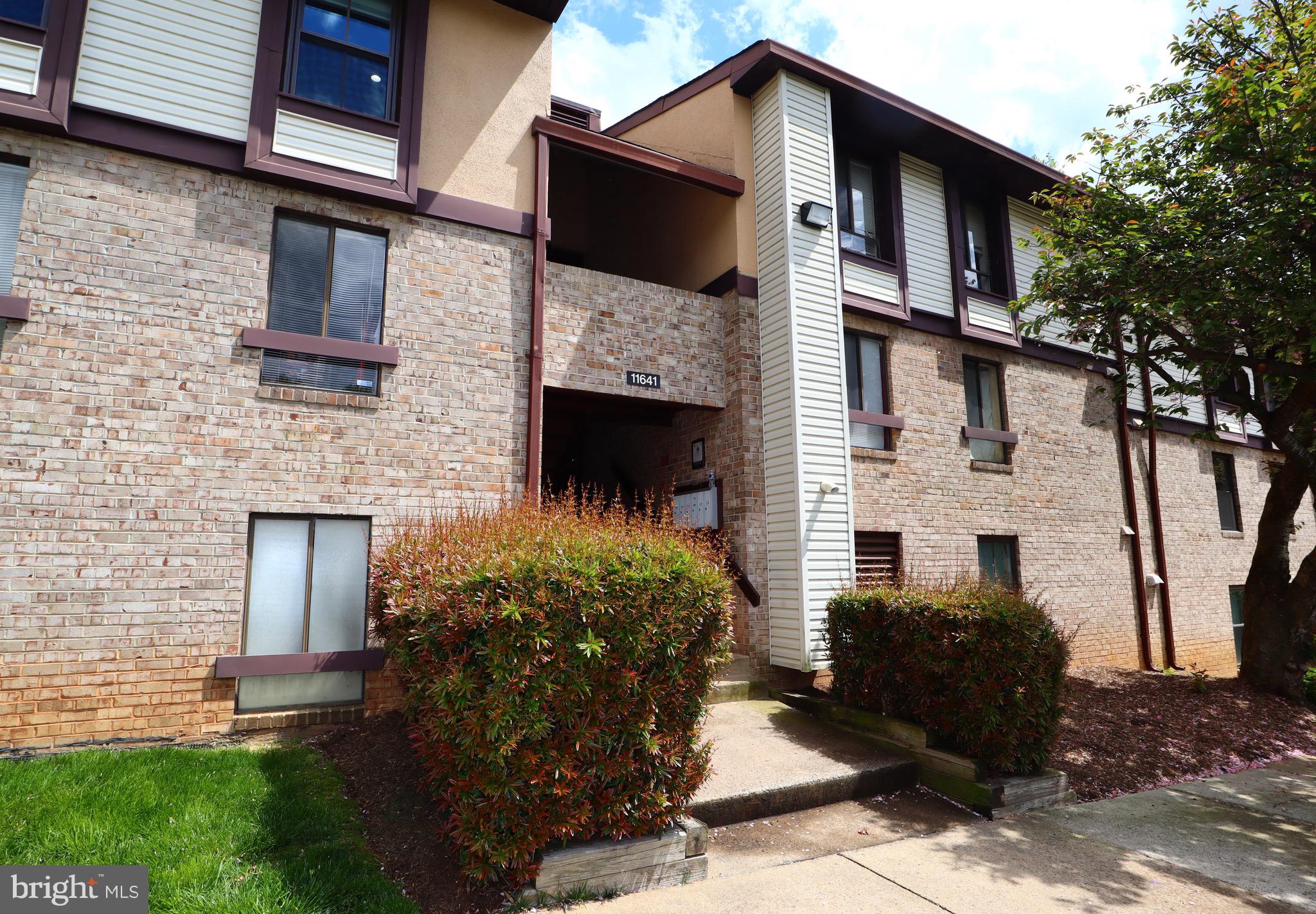 11641 Stoneview Square, Unit 21C Reston, VA 20191 - Photo 2 of 38 Gallery Image 2
