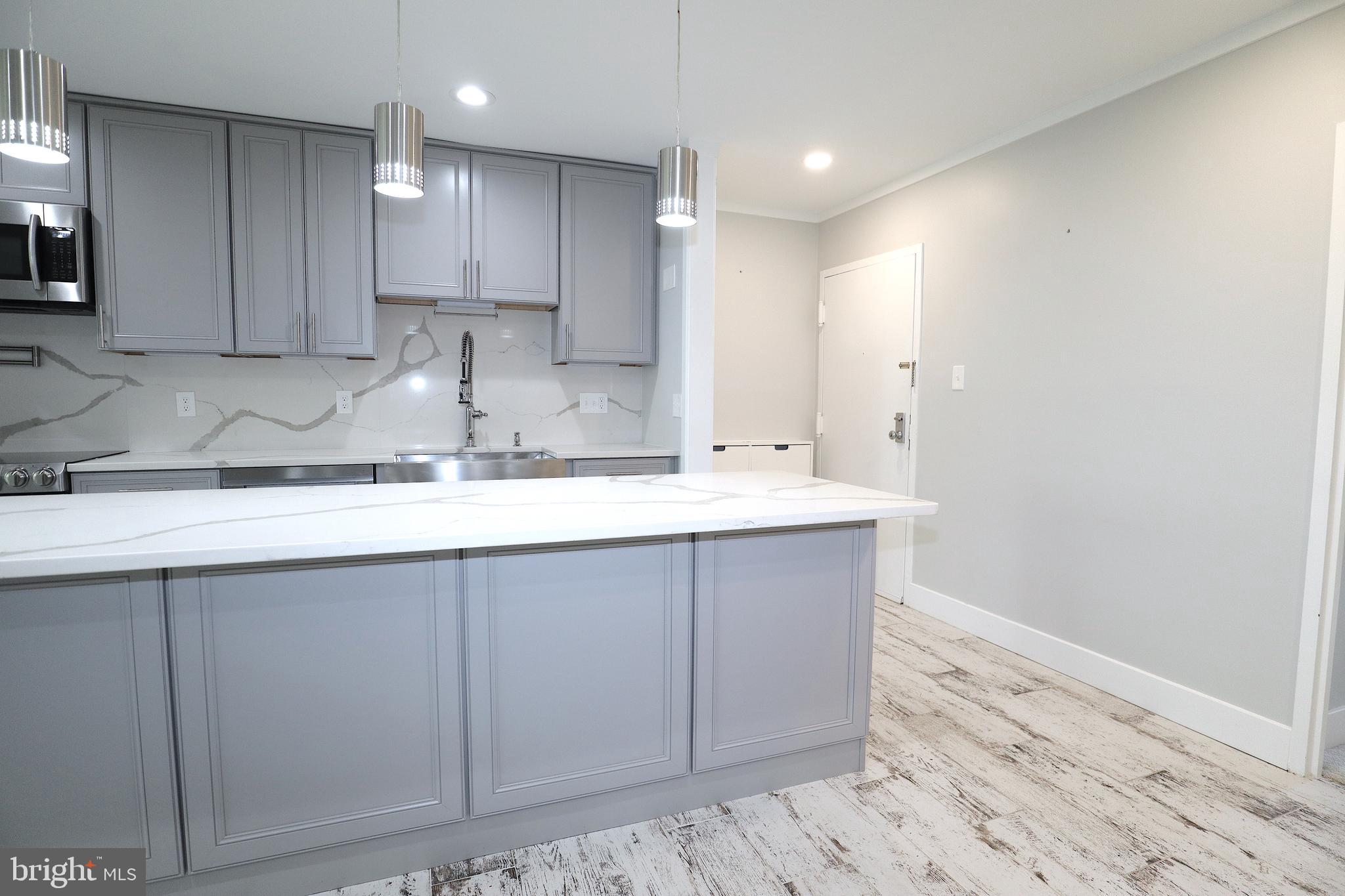 11641 Stoneview Square, Unit 21C Reston, VA 20191 - Photo 3 of 38 Gallery Image 3
