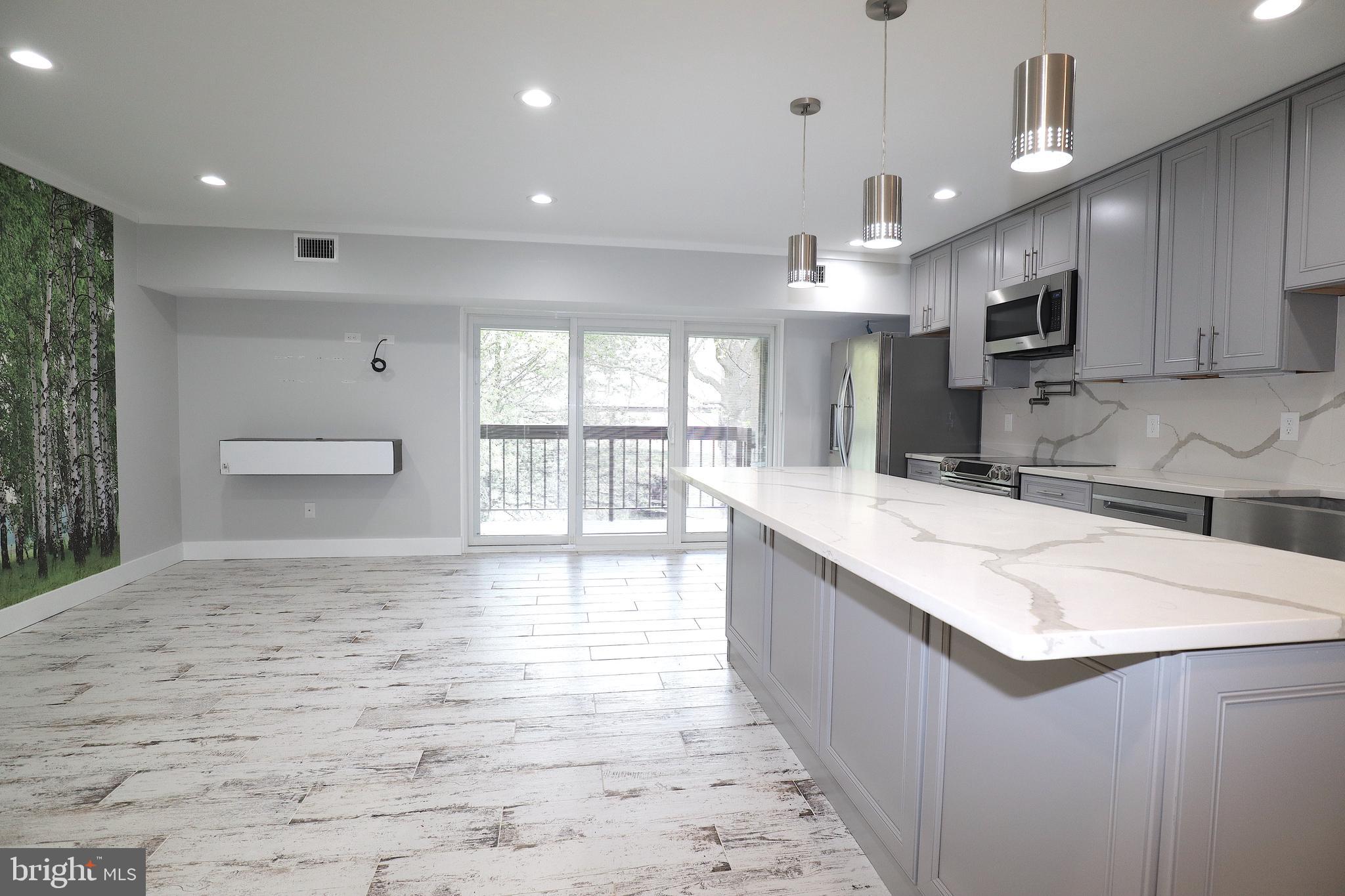 11641 Stoneview Square, Unit 21C Reston, VA 20191 - Photo 5 of 38 Gallery Image 5
