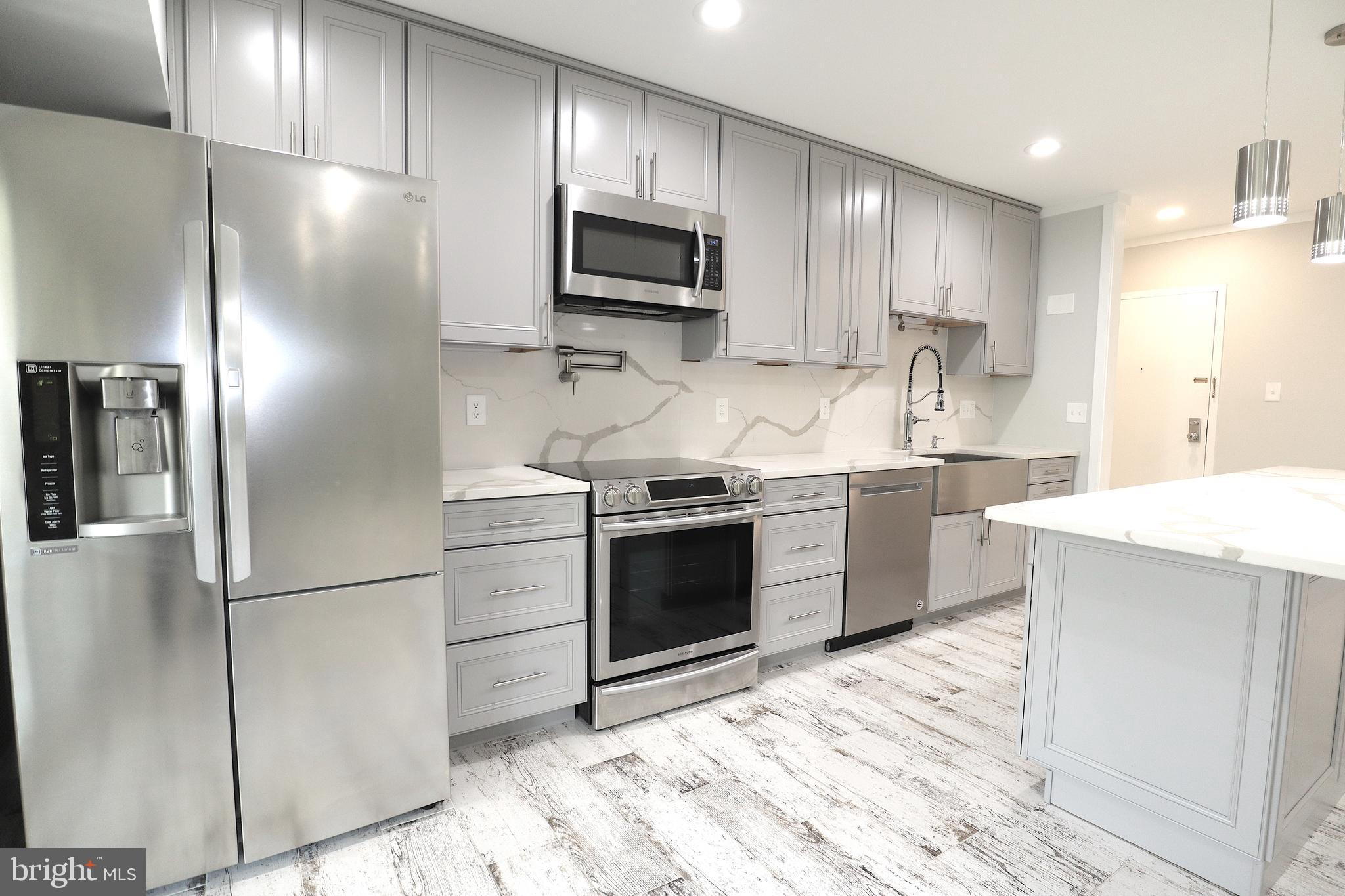 11641 Stoneview Square, Unit 21C Reston, VA 20191 - Photo 8 of 38 Gallery Image 8