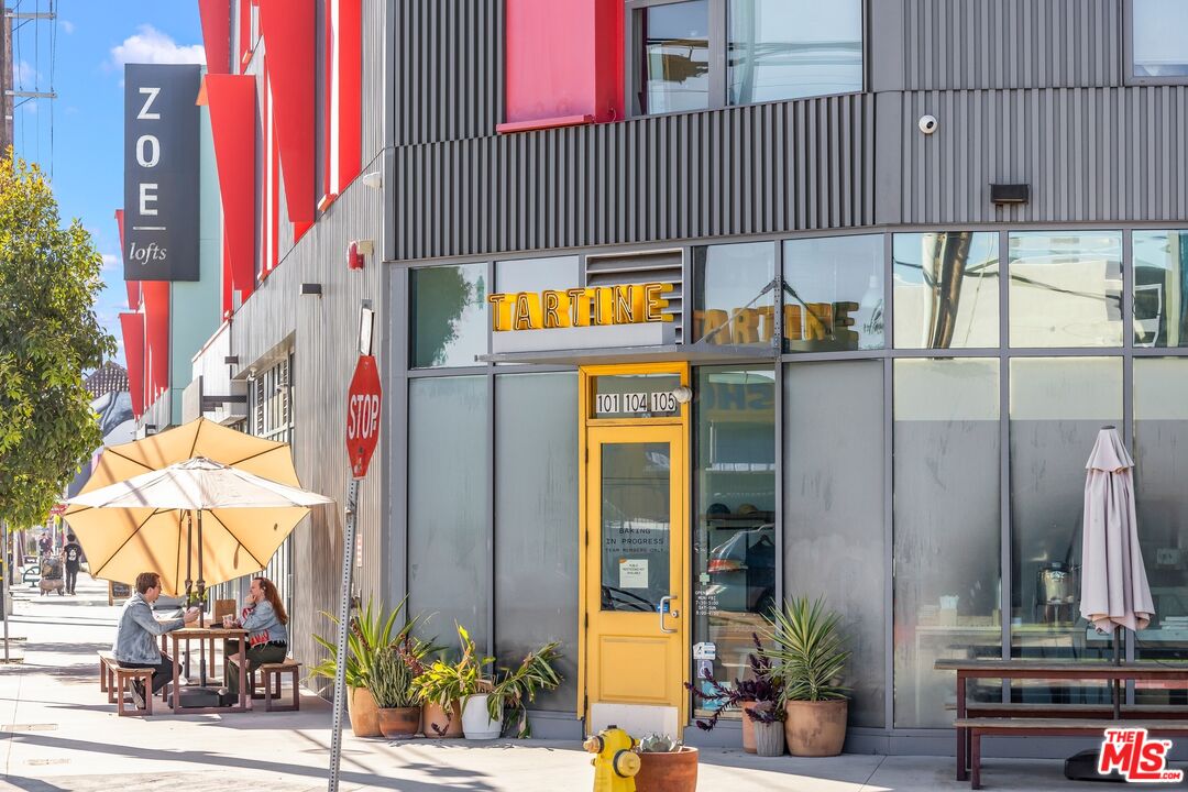 5338 Smiley Drive Los Angeles, CA 90016 - Photo 11 of 14