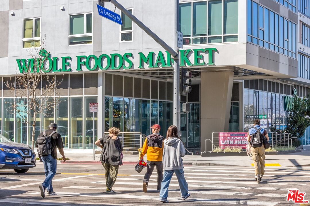 5338 Smiley Drive Los Angeles, CA 90016 - Photo 7 of 14