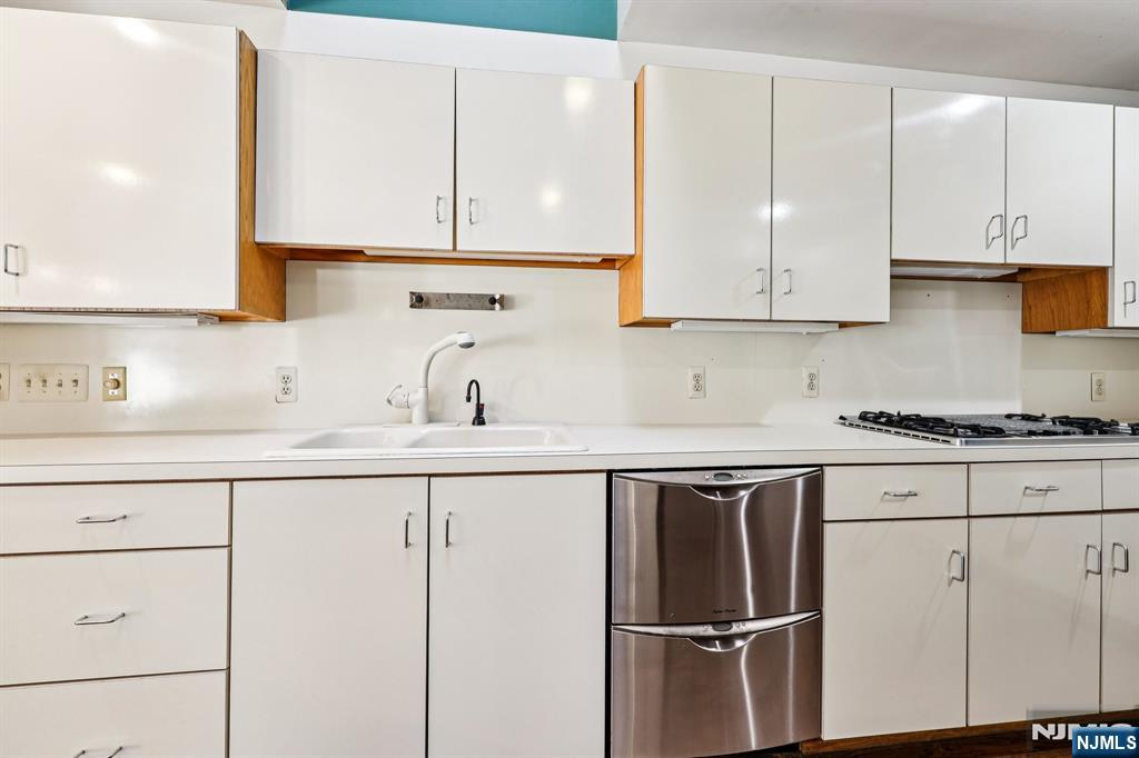 6 Old Quarry Road, Unit 4 Englewood, NJ 07631 - Photo 18 of 49