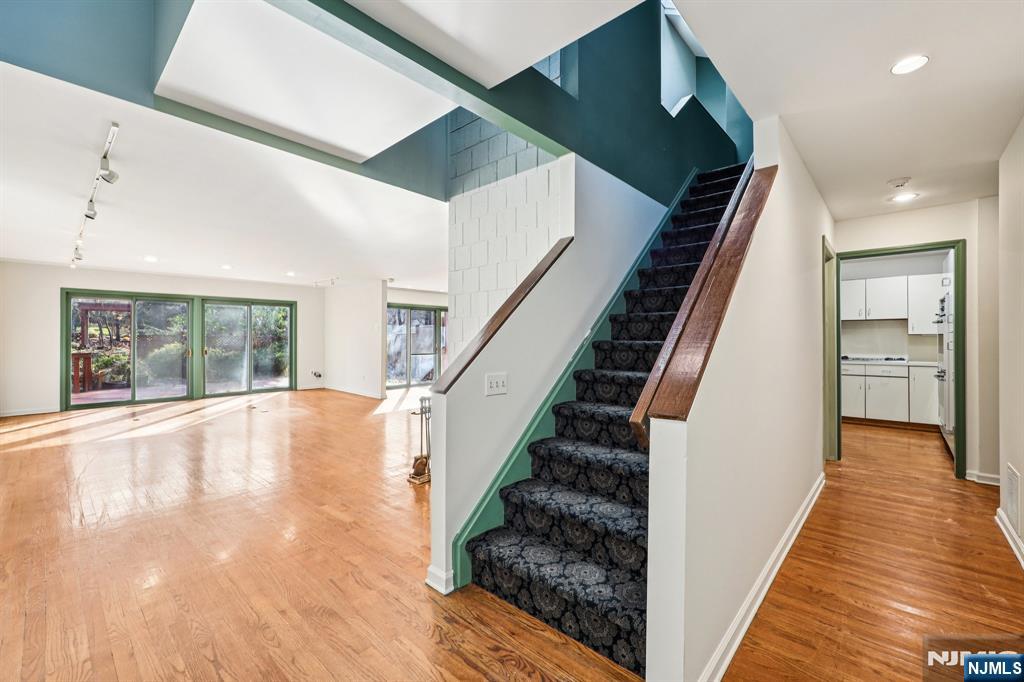 6 Old Quarry Road, Unit 4 Englewood, NJ 07631 - Photo 4 of 49