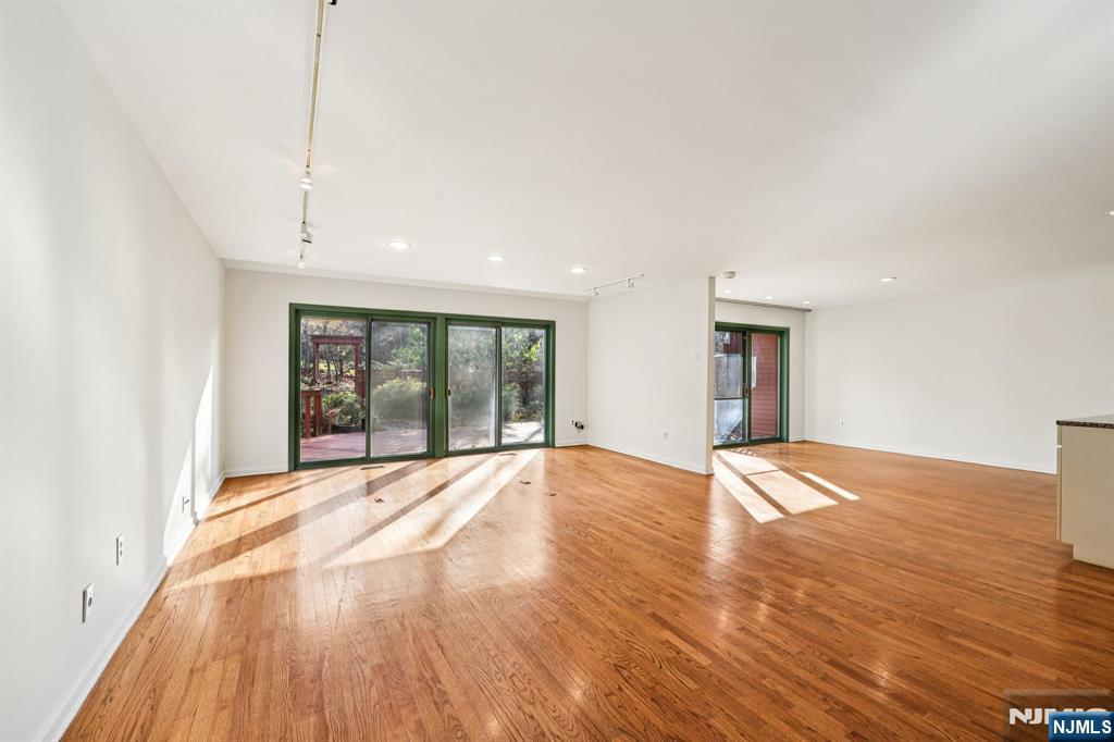 6 Old Quarry Road, Unit 4 Englewood, NJ 07631 - Photo 5 of 49