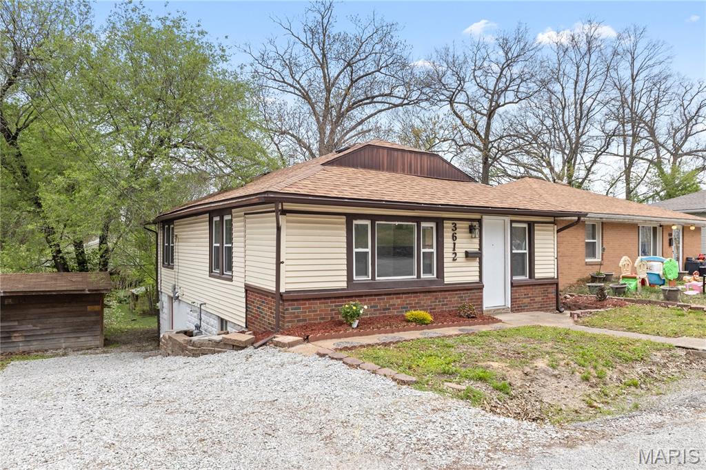 3612 Thomas Avenue Alton, IL 62002 - Photo 2 of 33