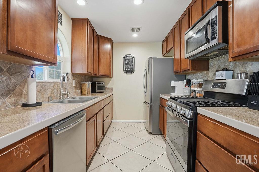 Undisclosed Address Tehachapi, CA 93561 - Photo 8 of 23