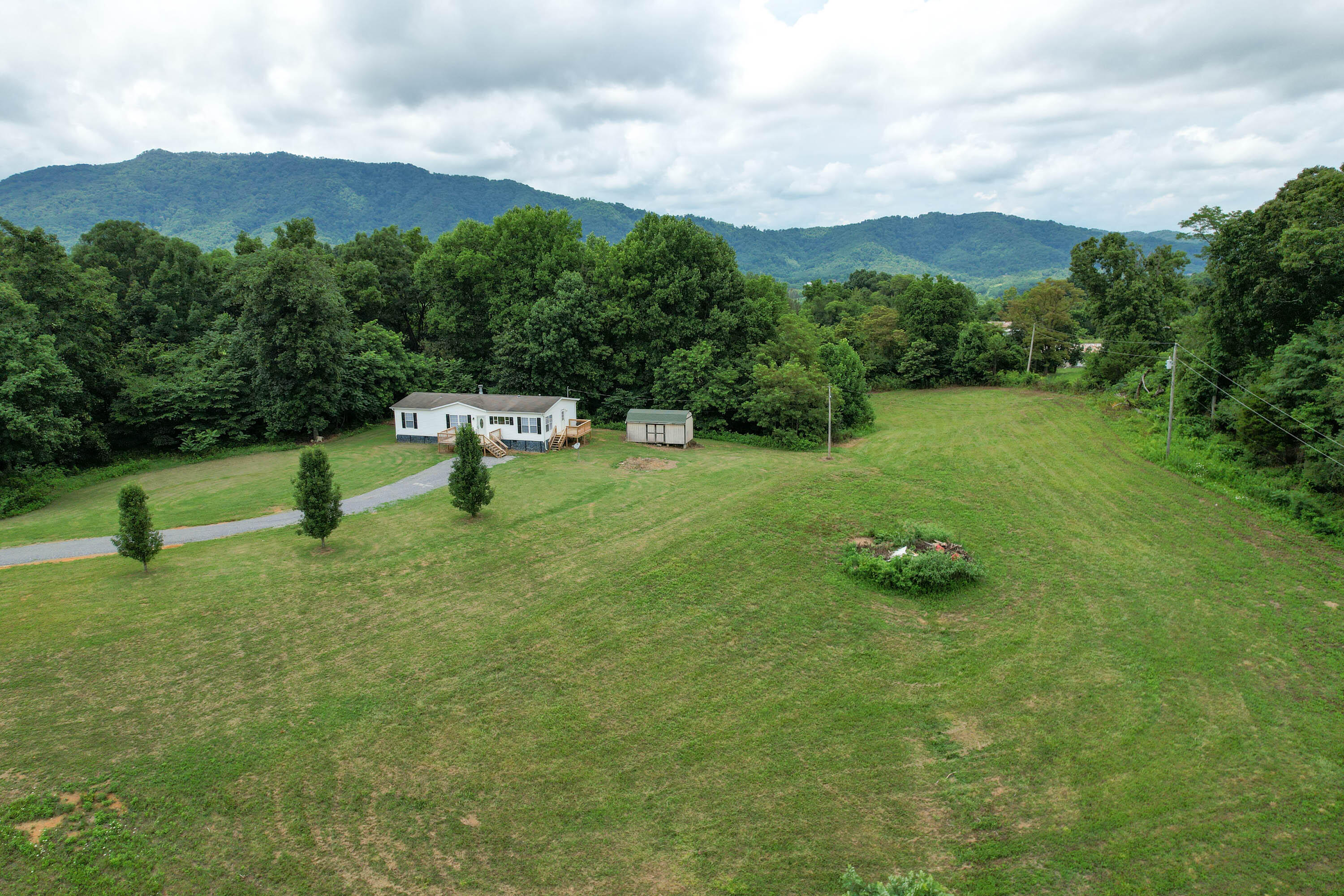 579 Pitt Loop Chuckey, TN 37641 - Photo 3 of 49 Pitt Loop Drone-3