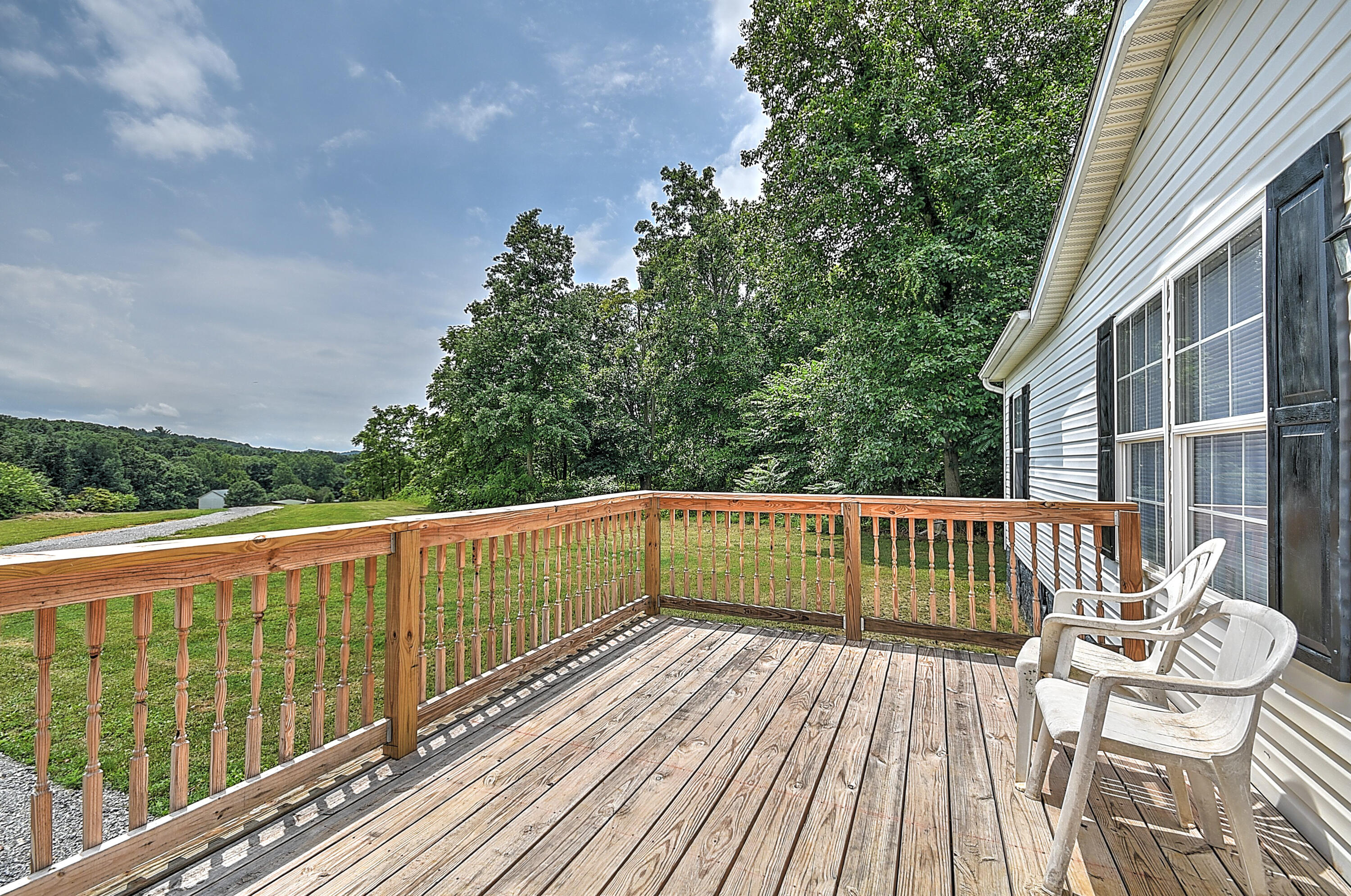 579 Pitt Loop Chuckey, TN 37641 - Photo 7 of 49 Pitt Loop-4