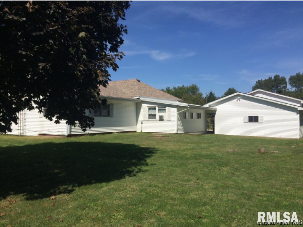 306 Lee Street Manchester, IL 62082 - Photo 13 of 19 Gallery Image 13