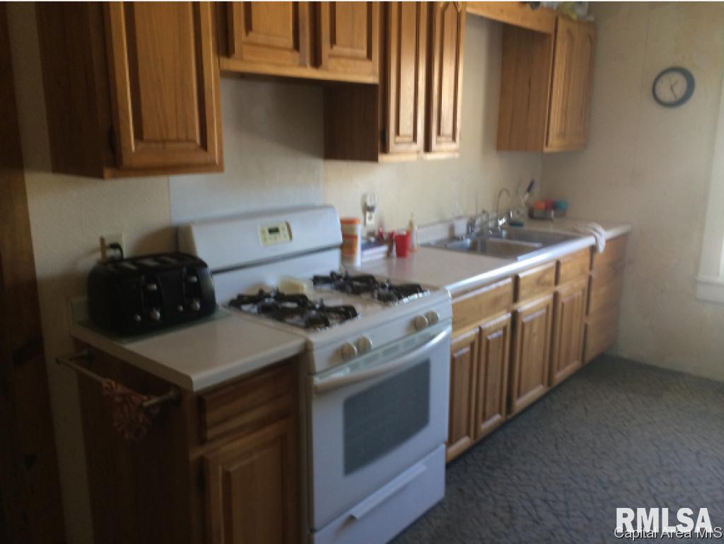 306 Lee Street Manchester, IL 62082 - Photo 2 of 19 Gallery Image 2