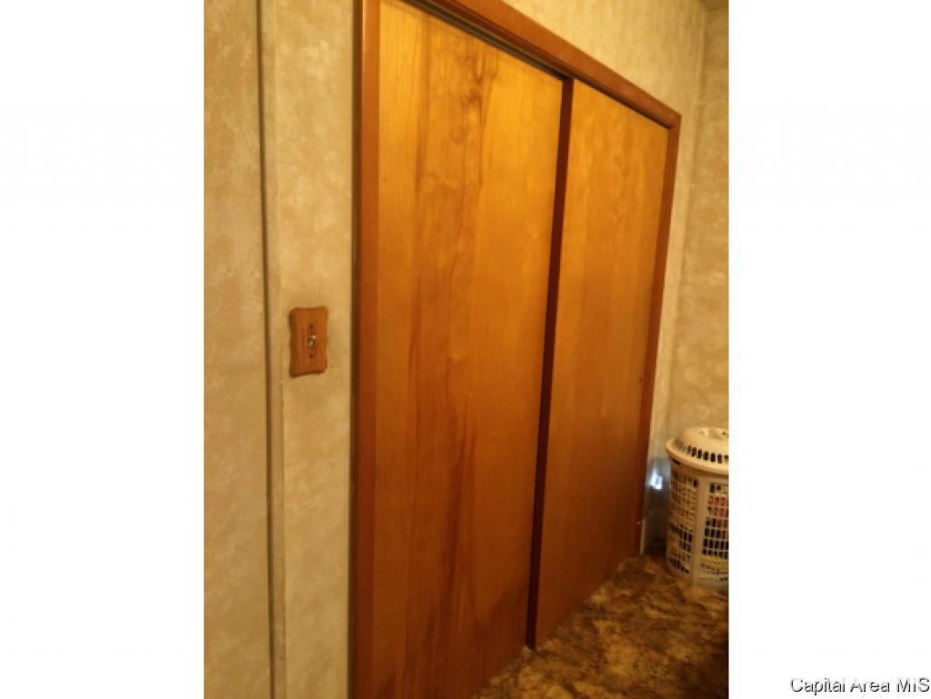306 Lee Street Manchester, IL 62082 - Photo 4 of 19 Gallery Image 4