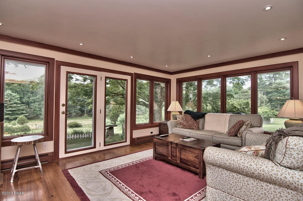 140 Johnny Bee Road Dingmans Ferry, PA 18328 - Photo 14 of 39 Living Room