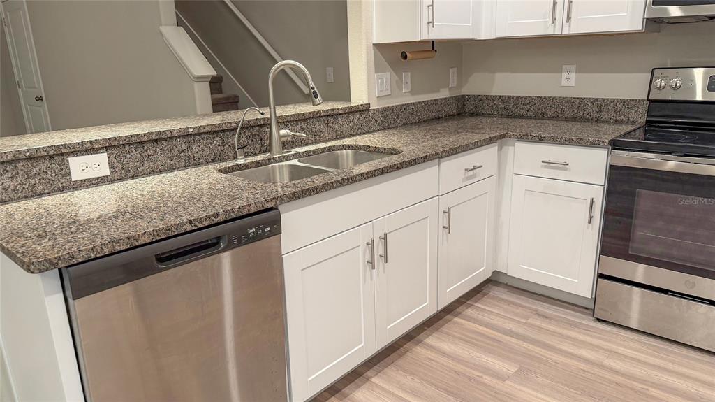 11918 Castine Street New Port Richey, FL 34654 - Photo 5 of 74