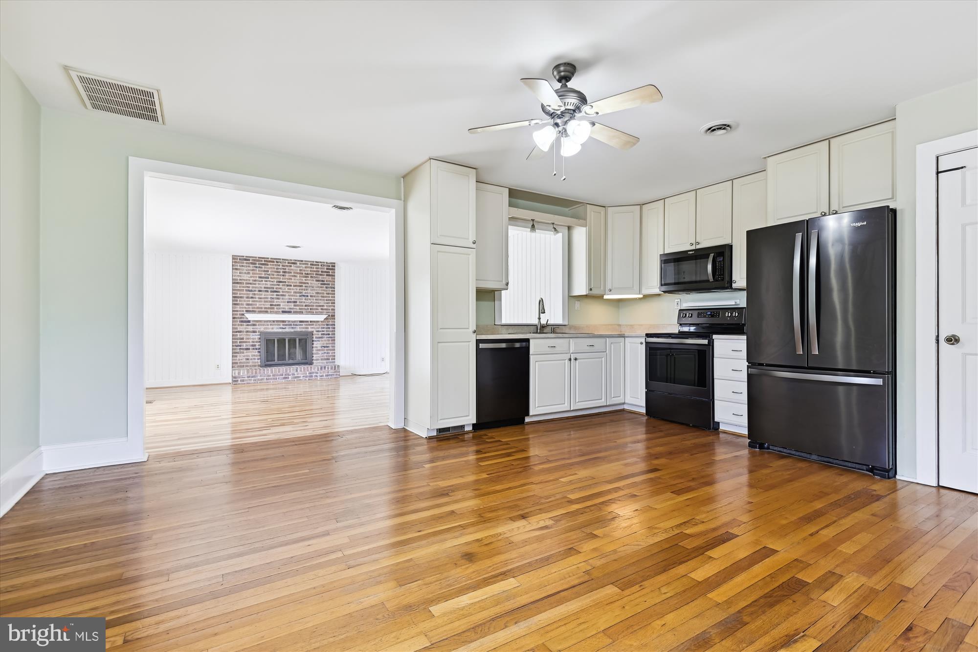 1403 Streaker Road Sykesville, MD 21784 - Photo 5 of 20 Kitchen