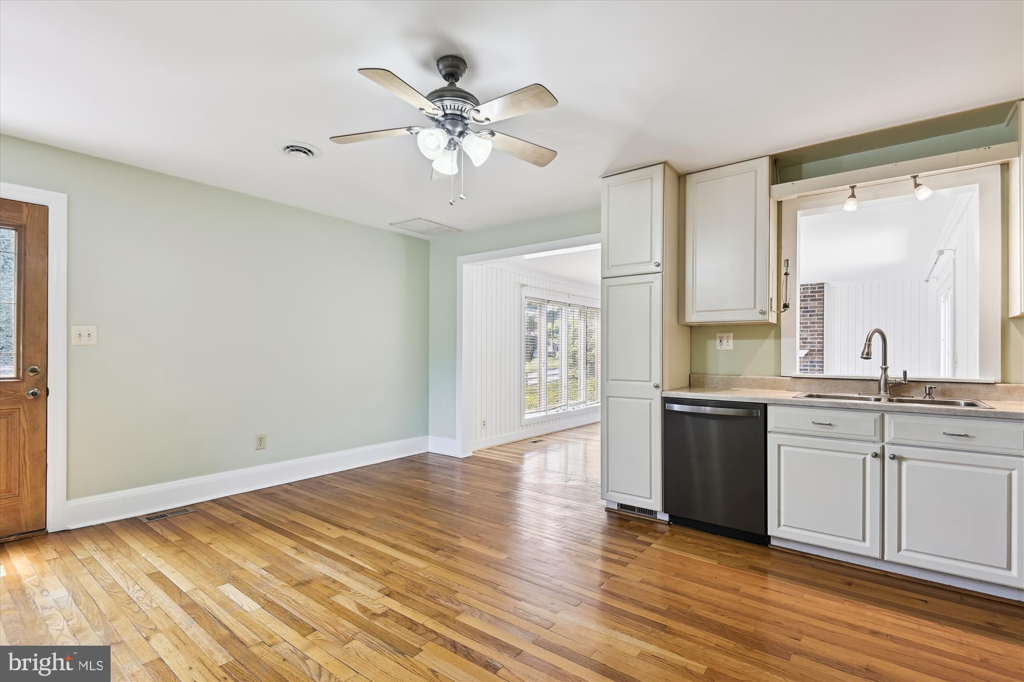 1403 Streaker Road Sykesville, MD 21784 - Photo 6 of 20 Kitchen