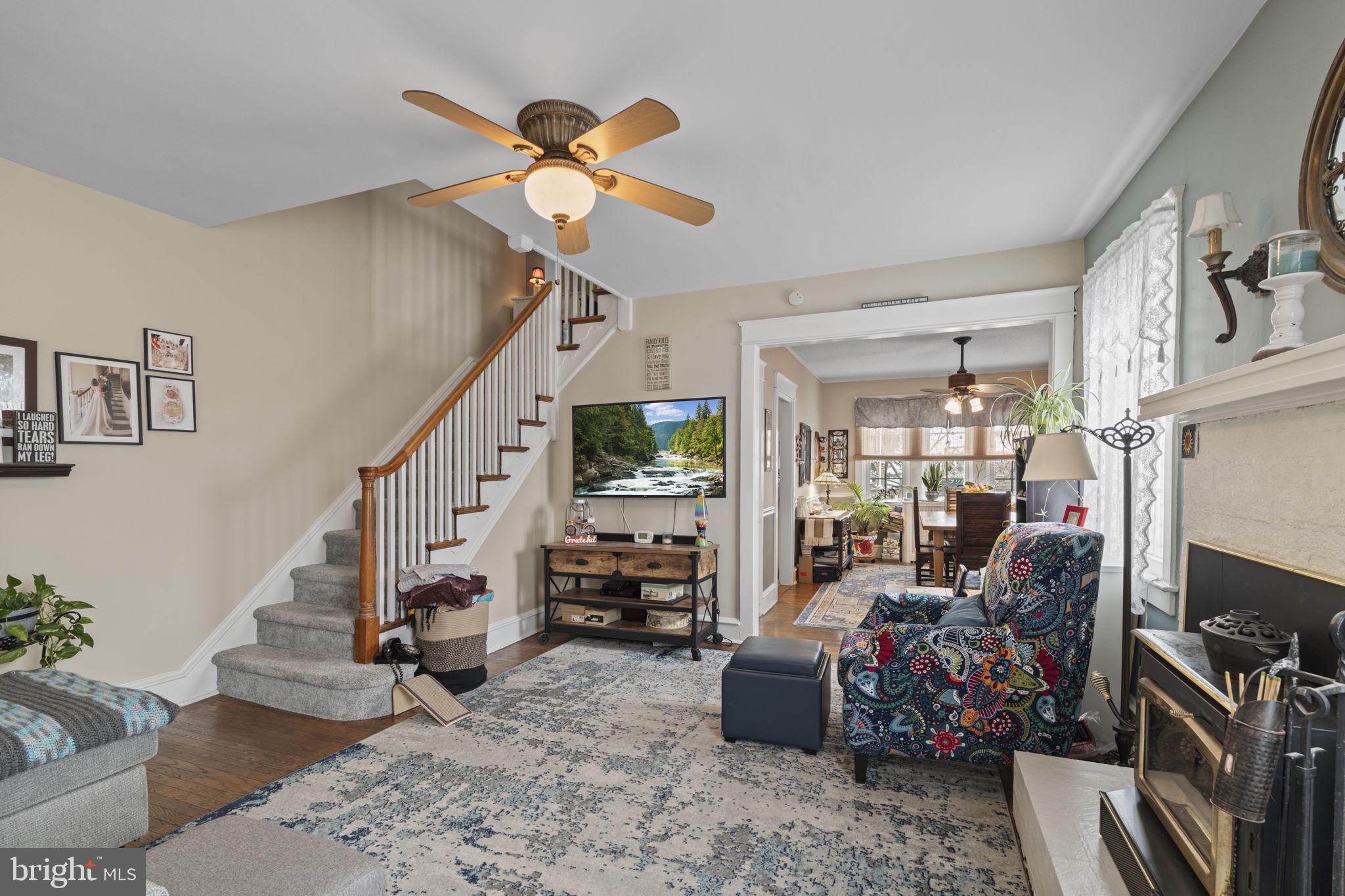 330 Burmont Road Drexel Hill, PA 19026 - Photo 6 of 35 Living Room
