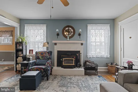 $290,000 | 330 Burmont Road, Drexel Hill, PA 19026