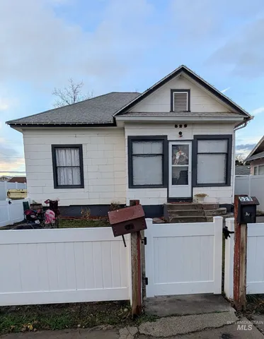 $325,000 | 529 5th Avenue North, Twin Falls, ID 83301