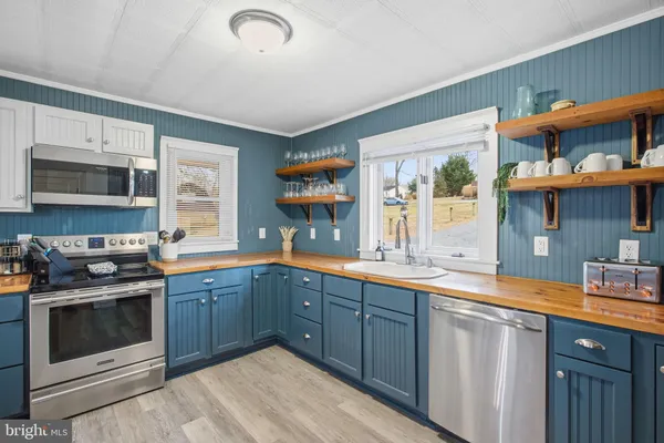 $725,000 | 3635 Riverbend Drive, Elkton, VA 22827