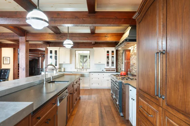 $3,995,000 | 816 Black Bear Road, Jamaica, VT 05343