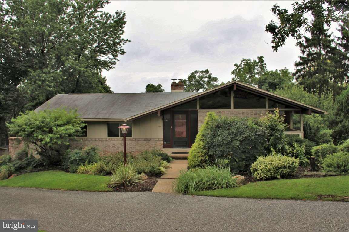 305 Greendale Road York, PA 17403 - Photo 1 of 36