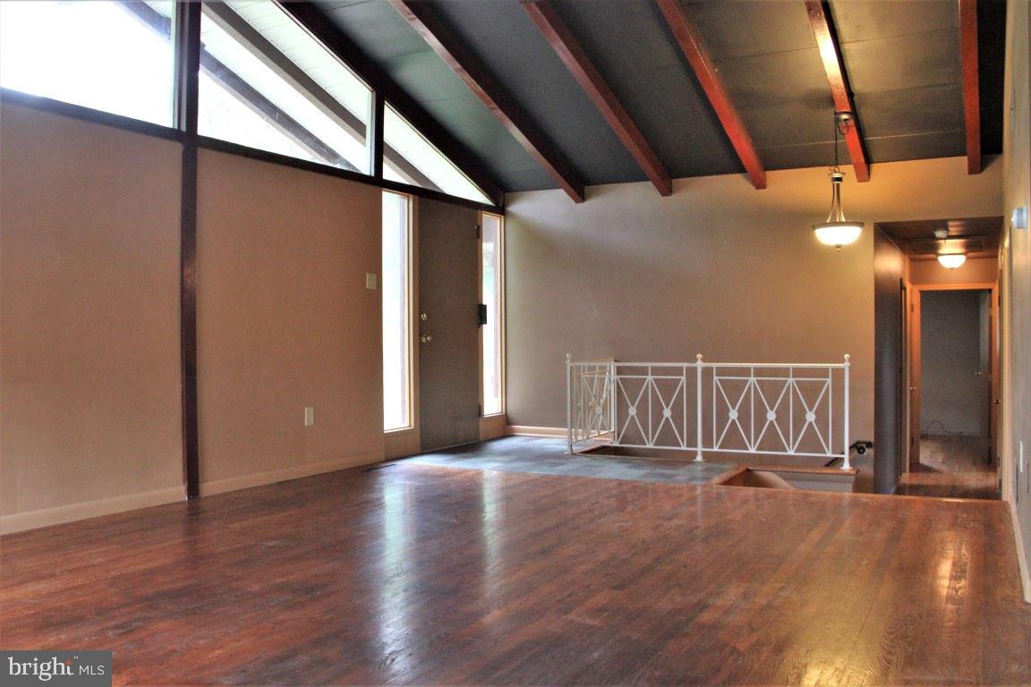 305 Greendale Road York, PA 17403 - Photo 2 of 36