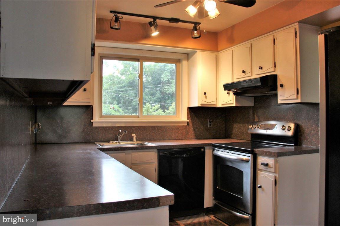 305 Greendale Road York, PA 17403 - Photo 13 of 36