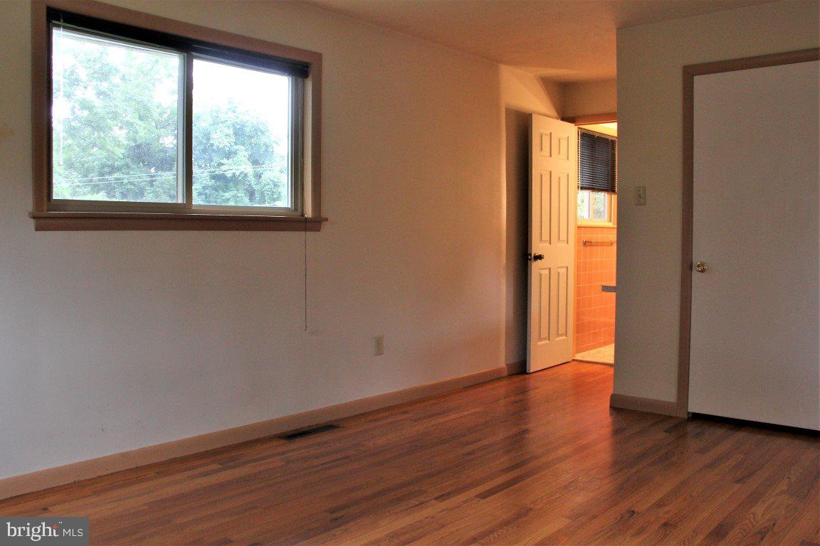 305 Greendale Road York, PA 17403 - Photo 16 of 36