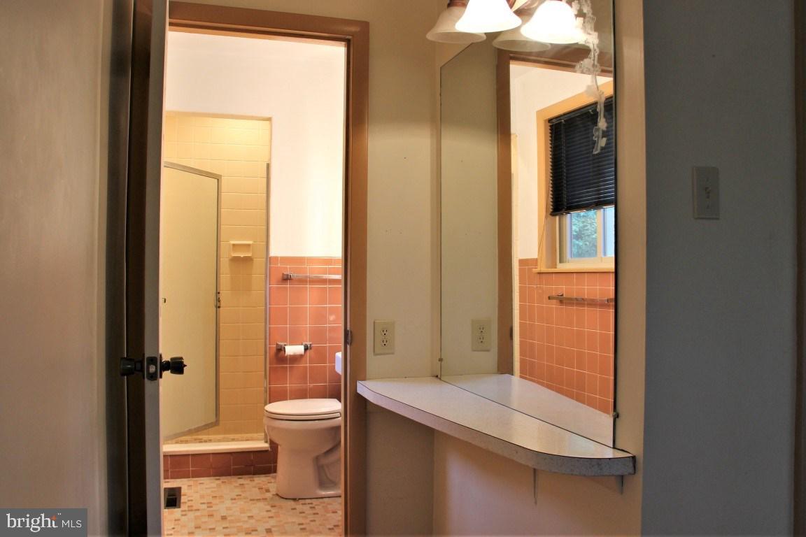 305 Greendale Road York, PA 17403 - Photo 17 of 36