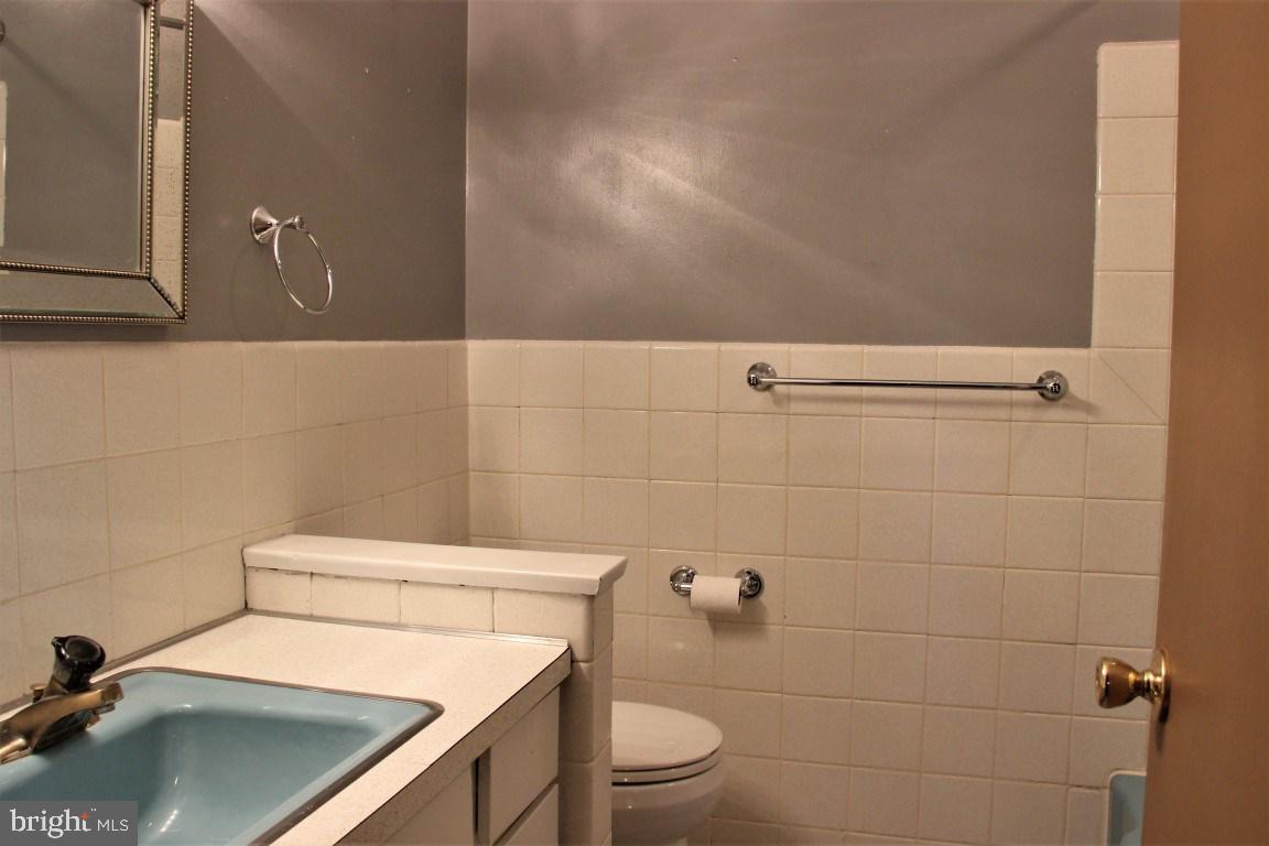 305 Greendale Road York, PA 17403 - Photo 22 of 36