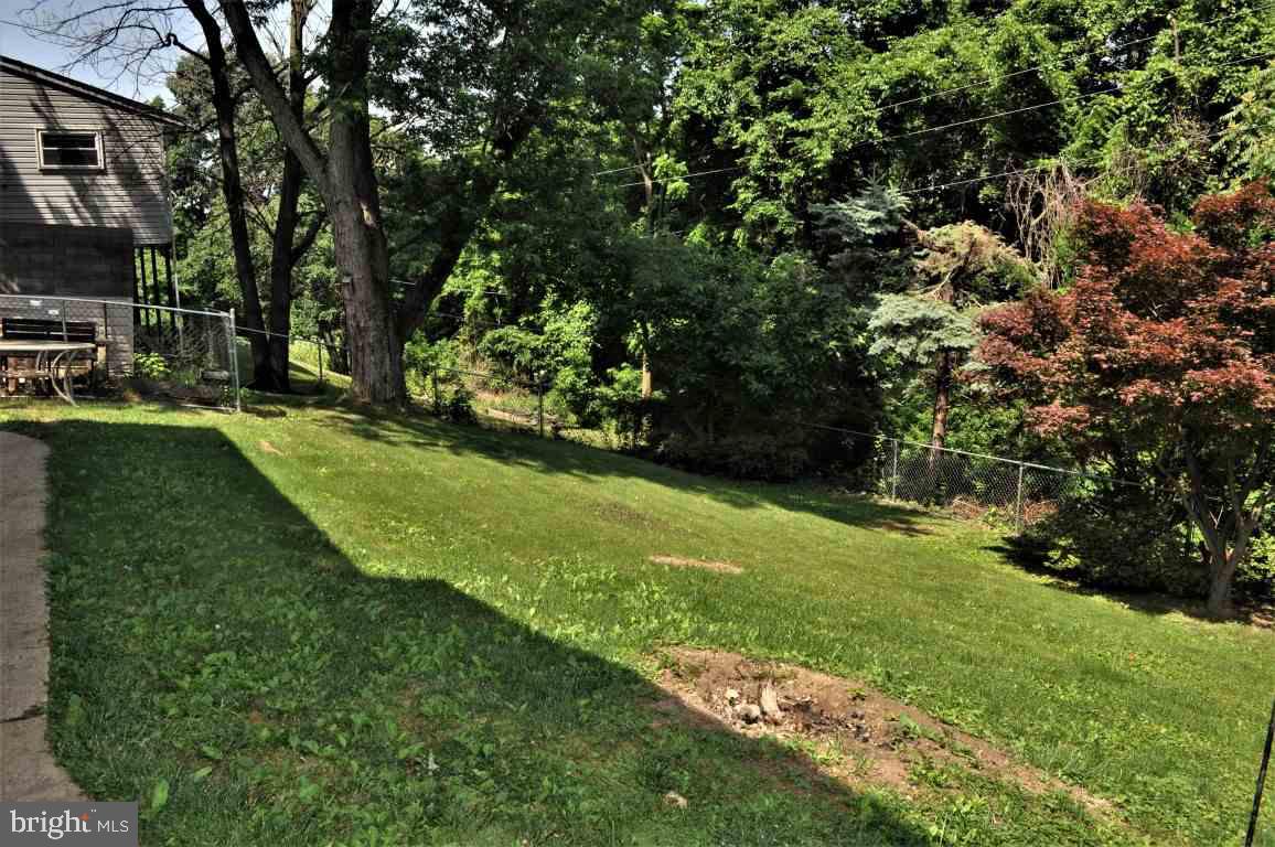 305 Greendale Road York, PA 17403 - Photo 33 of 36