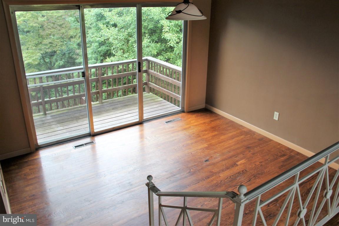 305 Greendale Road York, PA 17403 - Photo 8 of 36