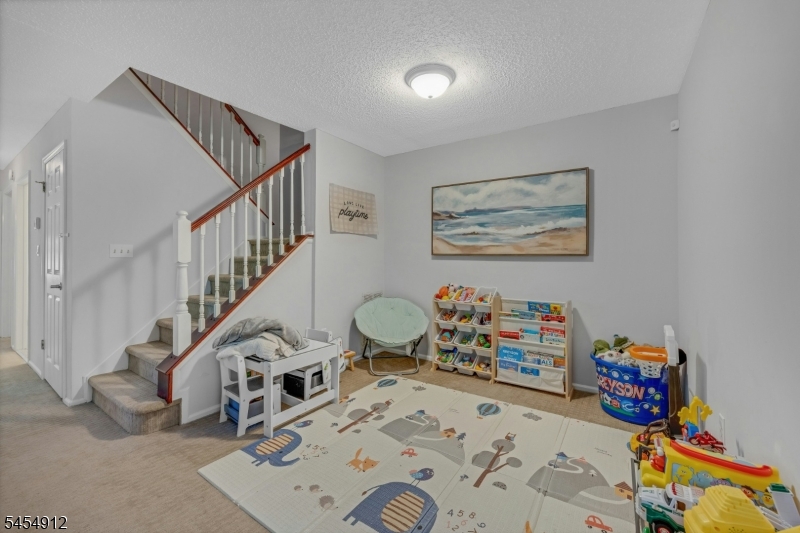 1503 Cornwall Road Mahwah, NJ 07430 - Photo 9 of 34 Gallery Image 9