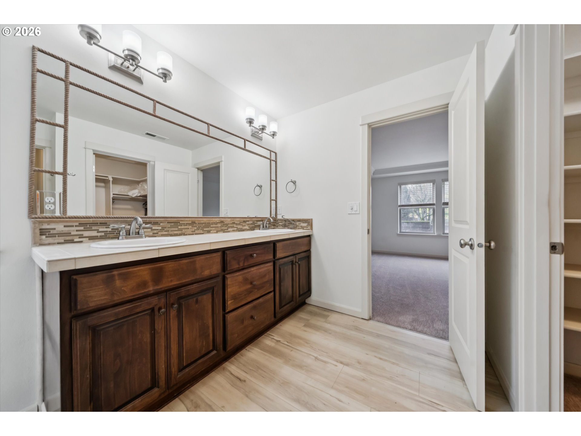 9975 Southwest Ledgestone Court Beaverton, OR 97007 - Photo 22 of 40