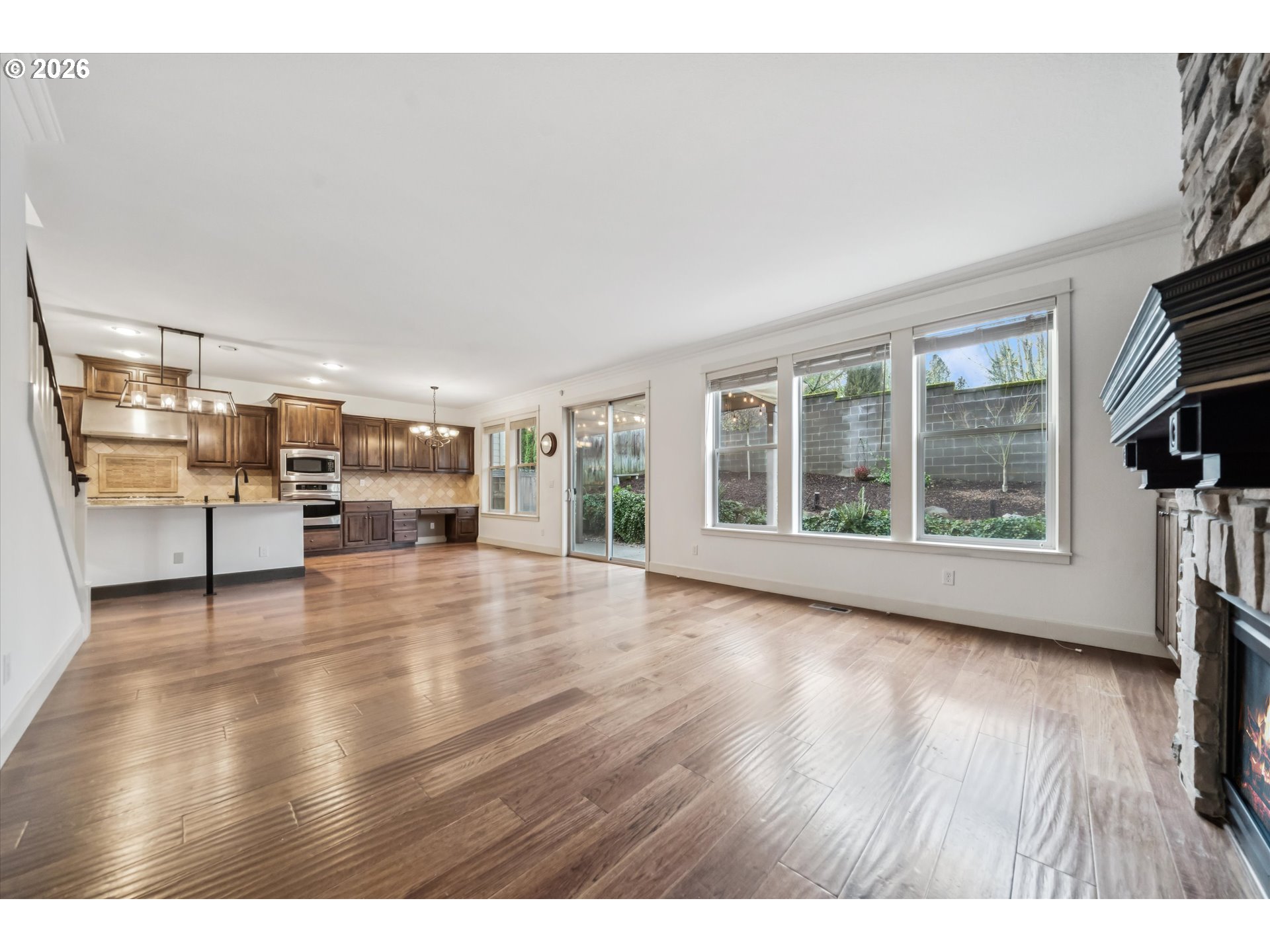 9975 Southwest Ledgestone Court Beaverton, OR 97007 - Photo 7 of 40