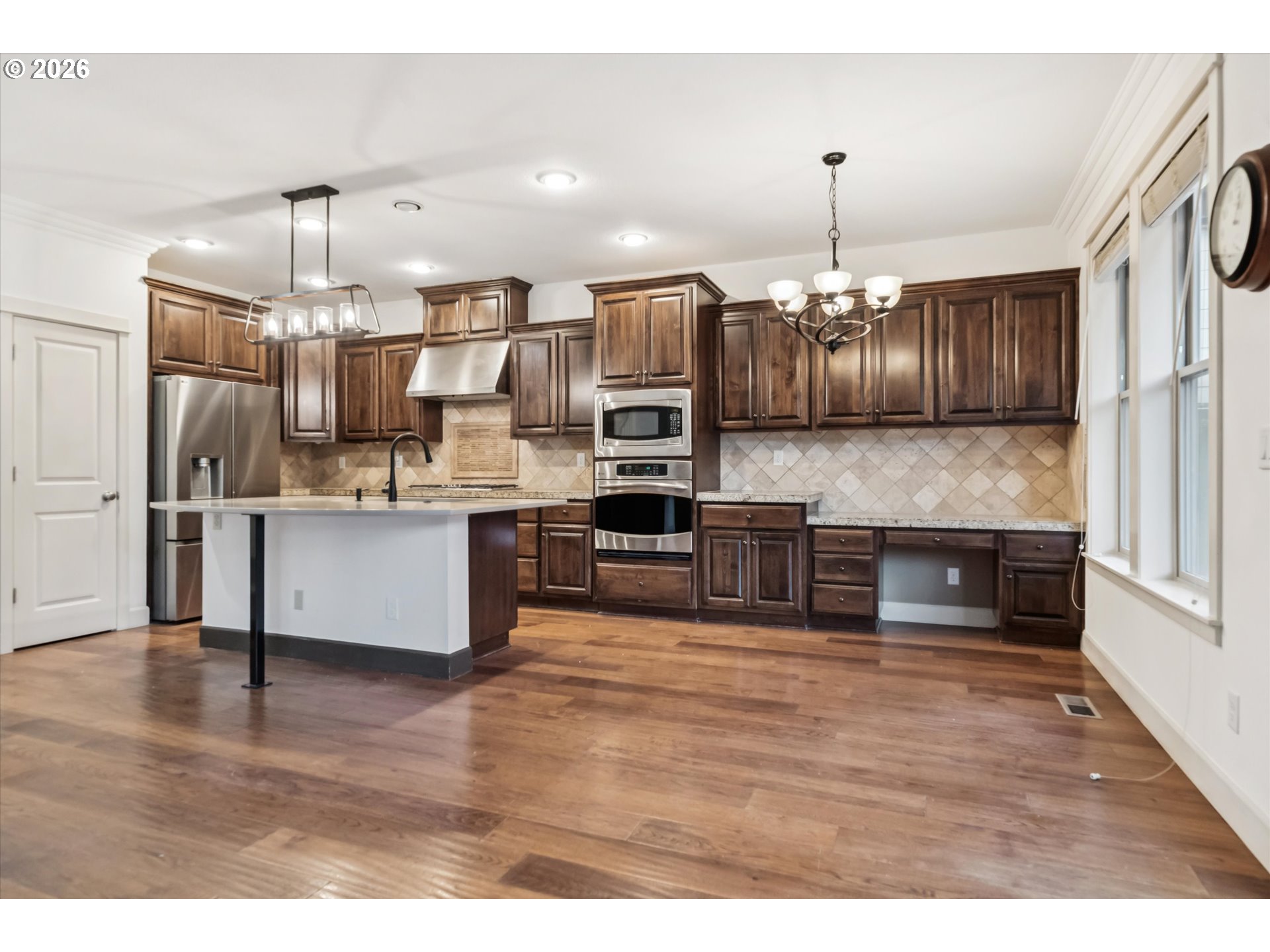 9975 Southwest Ledgestone Court Beaverton, OR 97007 - Photo 8 of 40