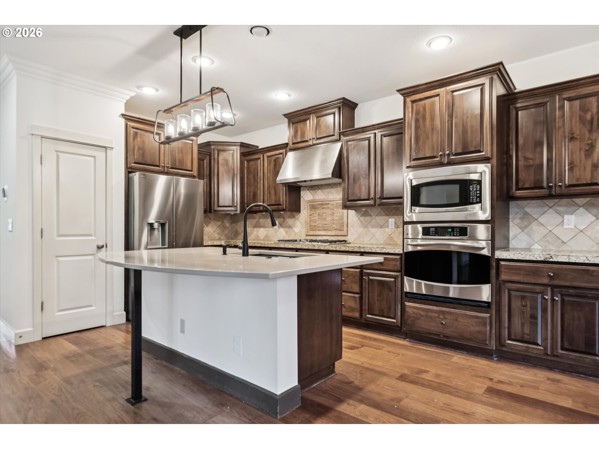 9975 Southwest Ledgestone Court Beaverton, OR 97007 - Photo 9 of 40