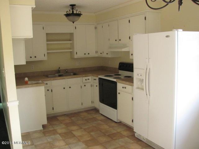 178 Frederick Road Chocowinity, NC 27817 - Photo 3 of 10 178 Frederick Rd.Kitchen