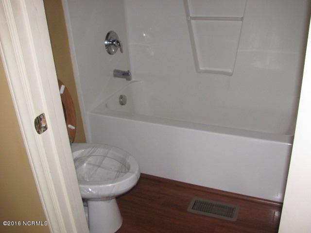 178 Frederick Road Chocowinity, NC 27817 - Photo 9 of 10 178 Frederick.Rd.Master Bathroom