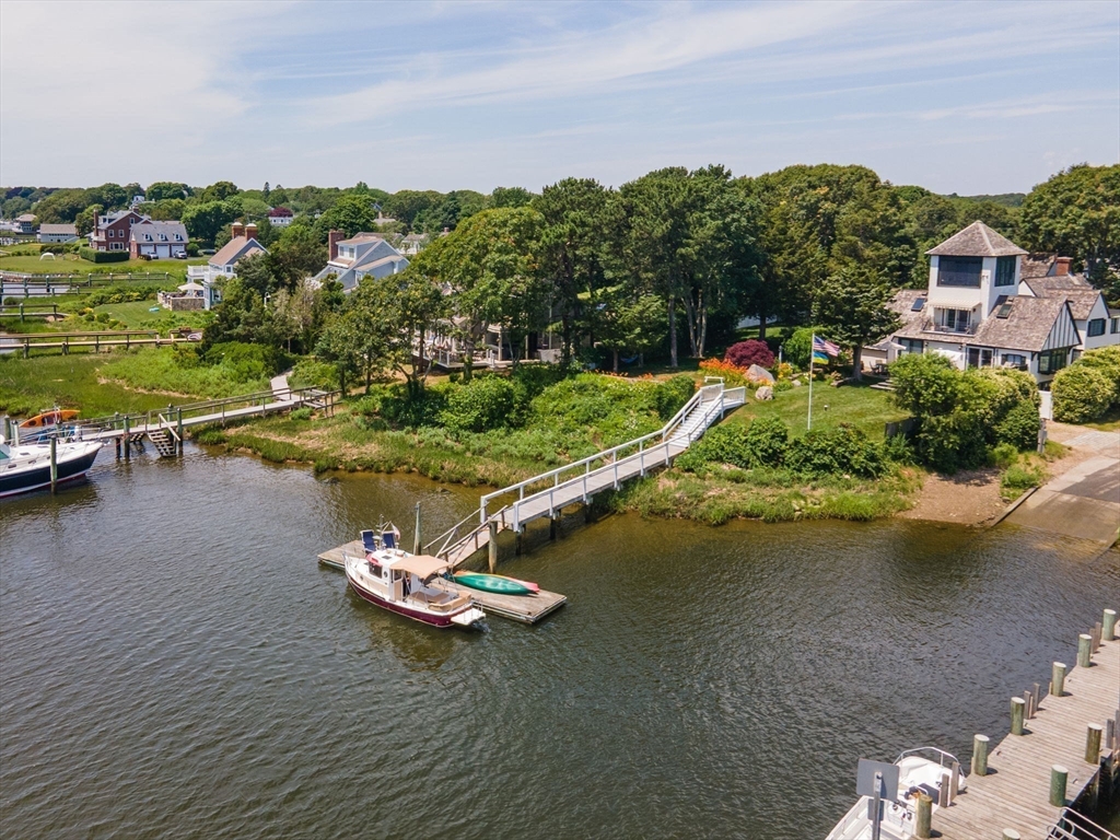 41 Hayward Road Barnstable, MA 02632 - Photo 3 of 42