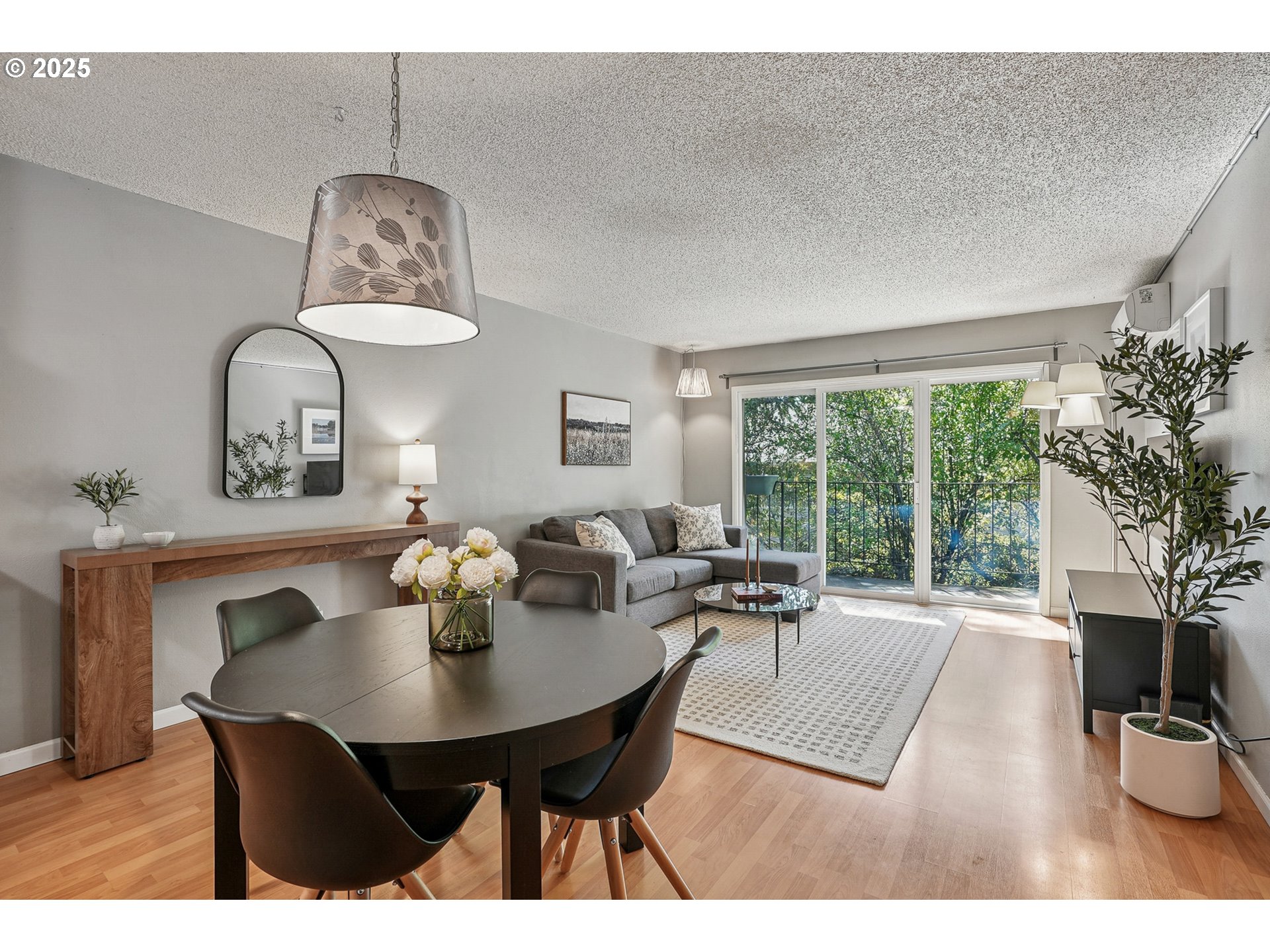 6835 Southwest Capitol Hill Road, Unit 36 Portland, OR 97219 - Photo 5 of 24 Gallery Image 5