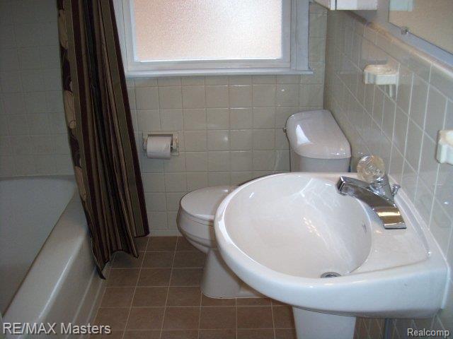 10071 Reeck Road Allen Park, MI 48101 - Photo 12 of 24 bath2