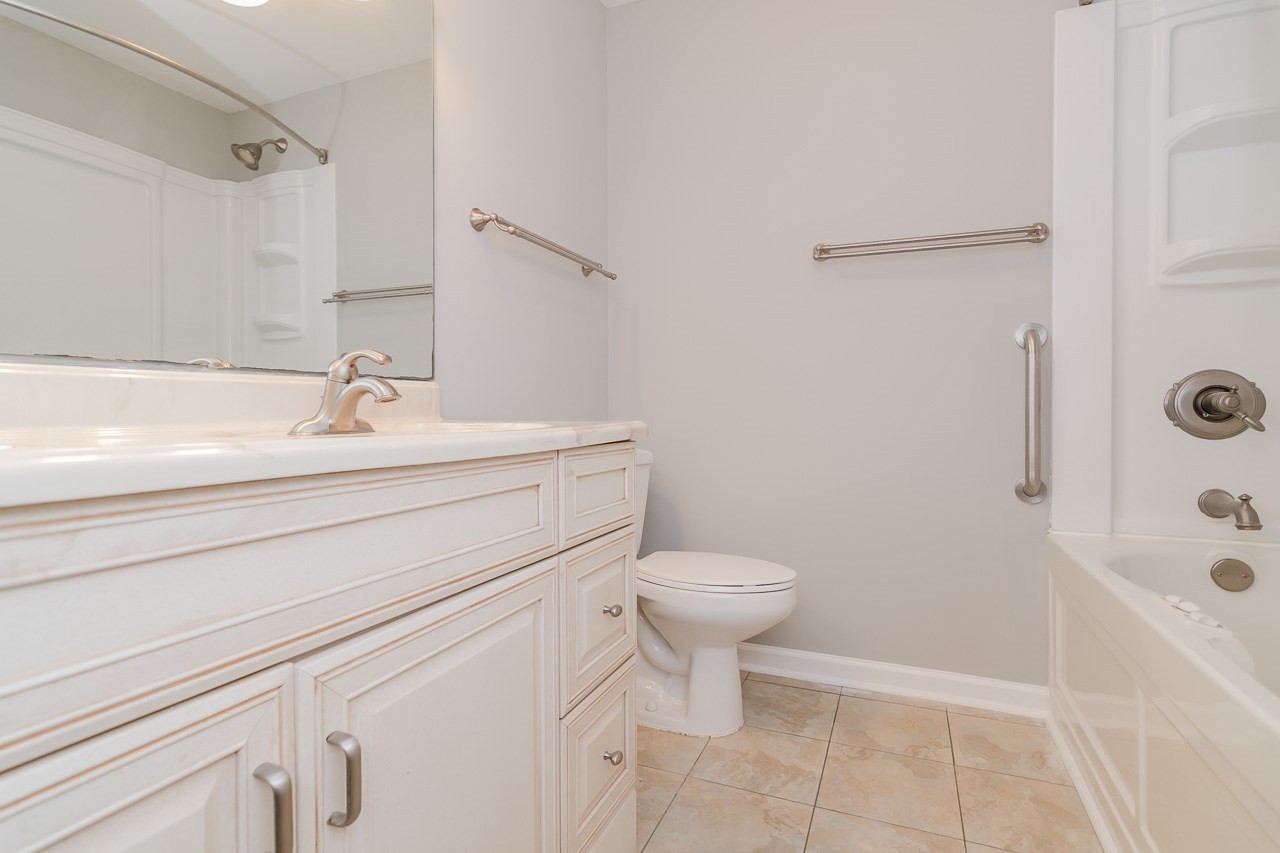 1404 Onslow Road Raleigh, NC 27606 - Photo 22 of 30 Guest Bath