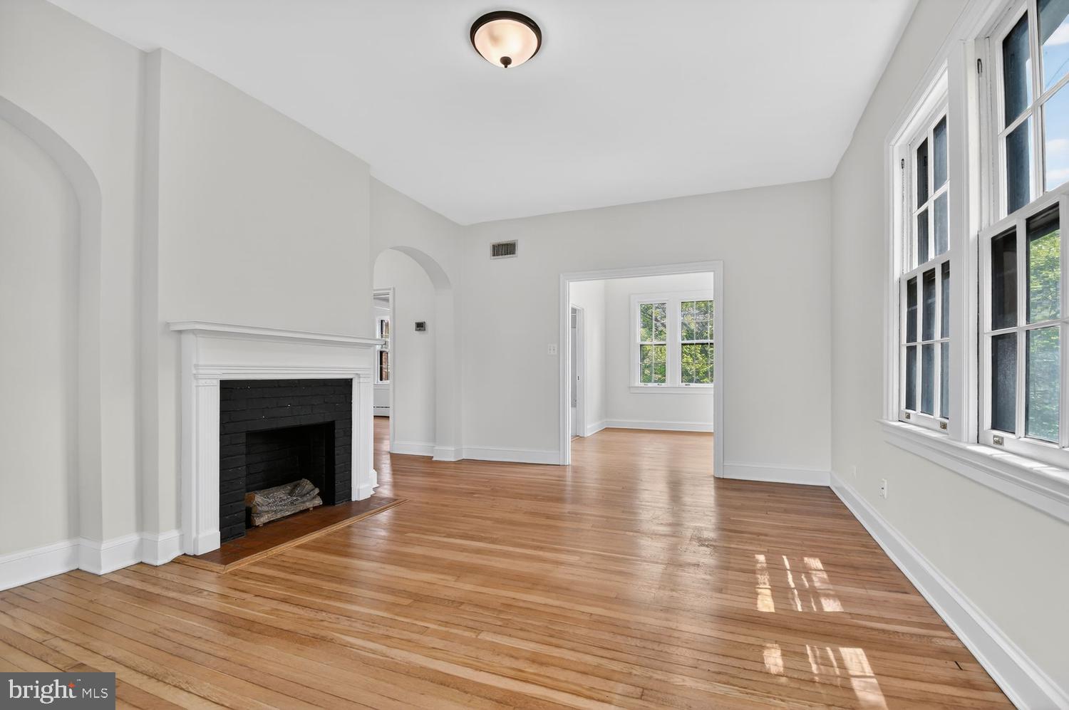 3016 Tilden Street Northwest, Unit 403 Washington, DC 20008 - Photo 4 of 28
