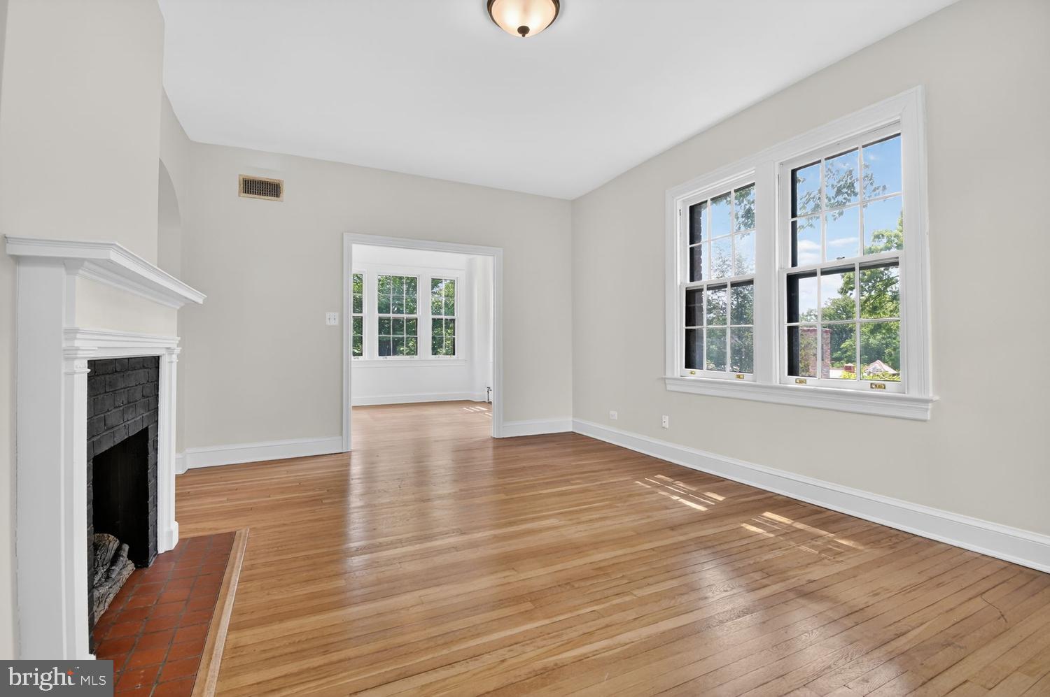 3016 Tilden Street Northwest, Unit 403 Washington, DC 20008 - Photo 5 of 28