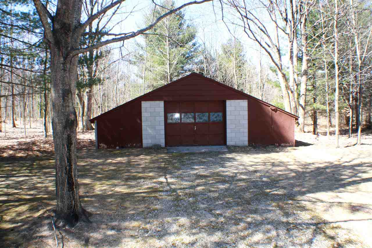 9566 South Fritz Road Maple City, MI 49664 - Photo 8 of 44 1830090-7.JPG