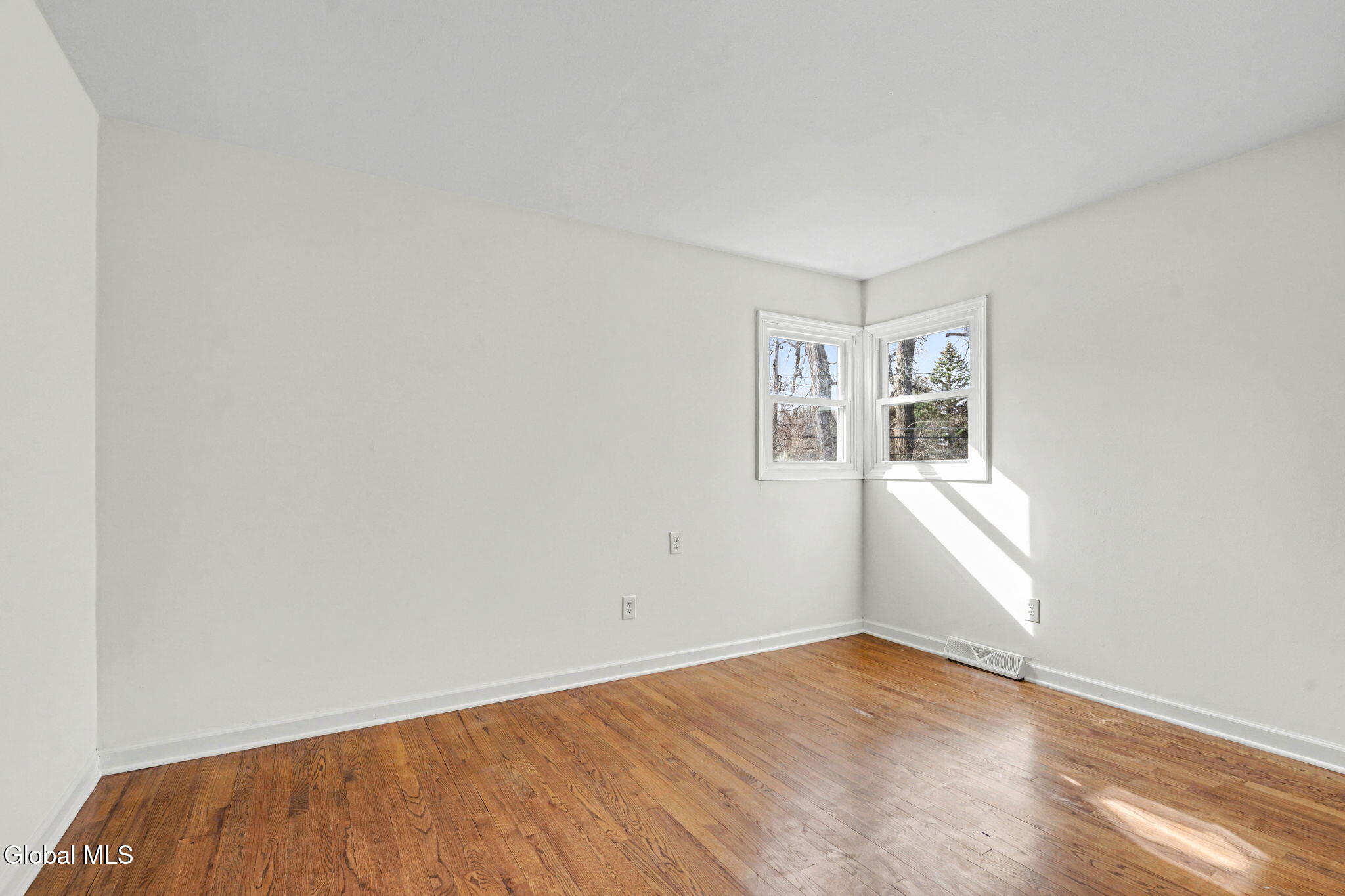 54 Forts Ferry Road Colonie, NY 12110 - Photo 22 of 35 5-web-or-mls-54-forts-ferry-rd